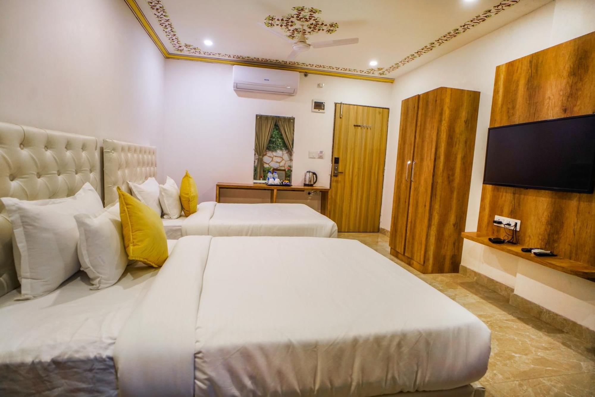 Pax Hotel Grand Blue 3 Min Walk From Udaipur City Railway Station Luaran gambar